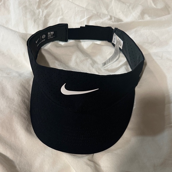 Nike Accessories - Nike Black and White Drifit Visor Hat Size S/M
